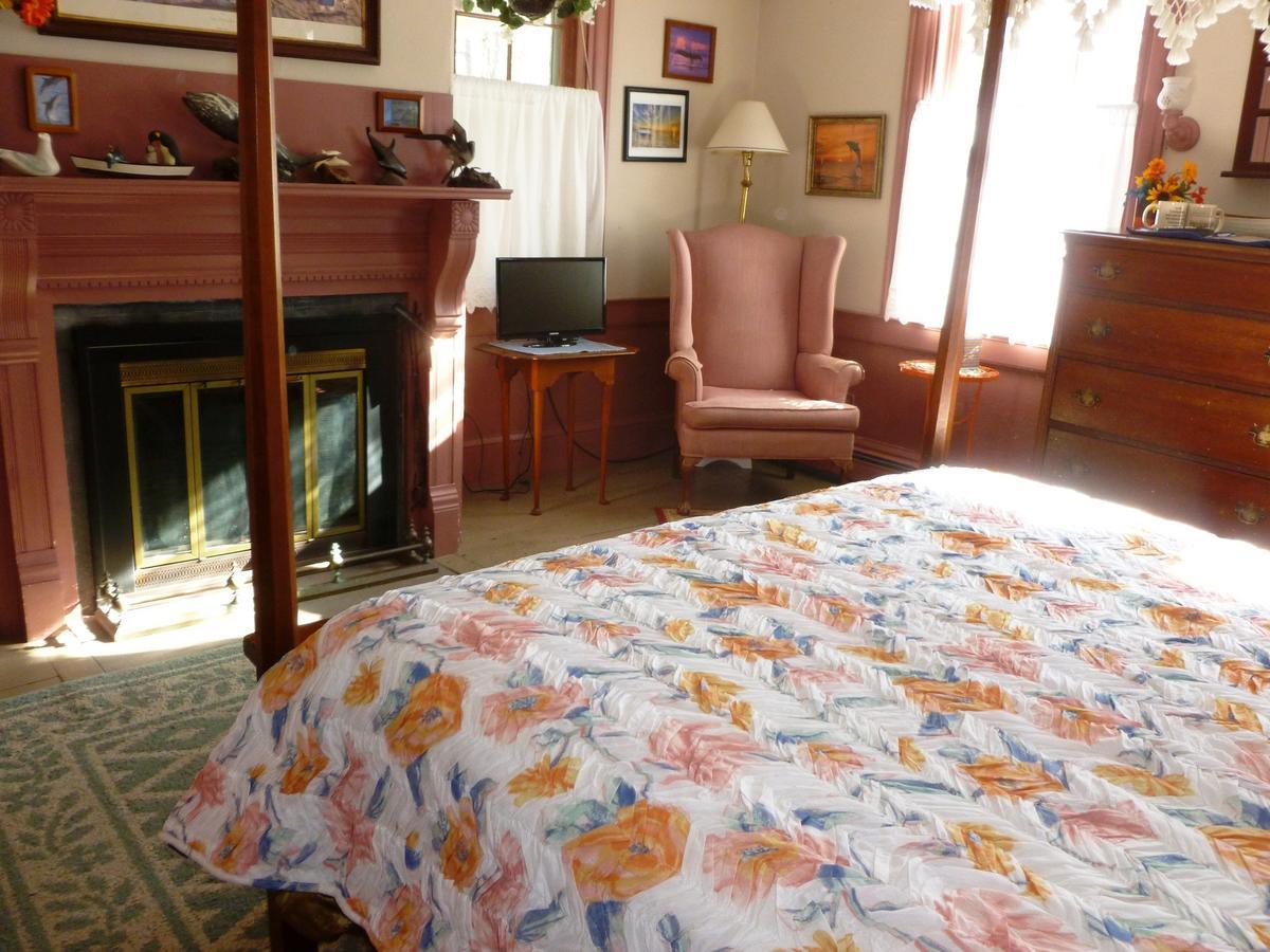 Simmons Homestead Inn Гианнис Порт Экстерьер фото