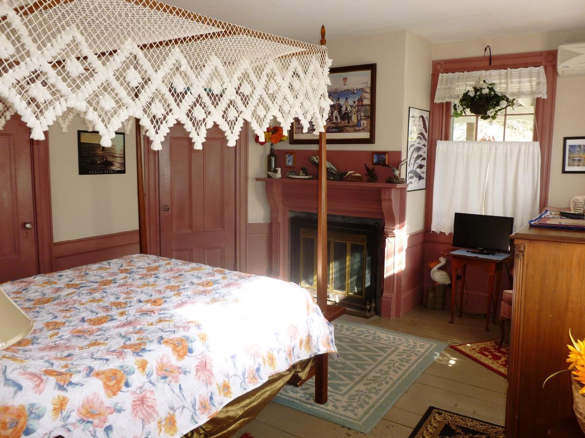 Simmons Homestead Inn Гианнис Порт Экстерьер фото